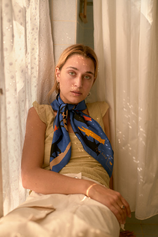 FISH MARKET CATS MEDIUM SQUARE - BLUE