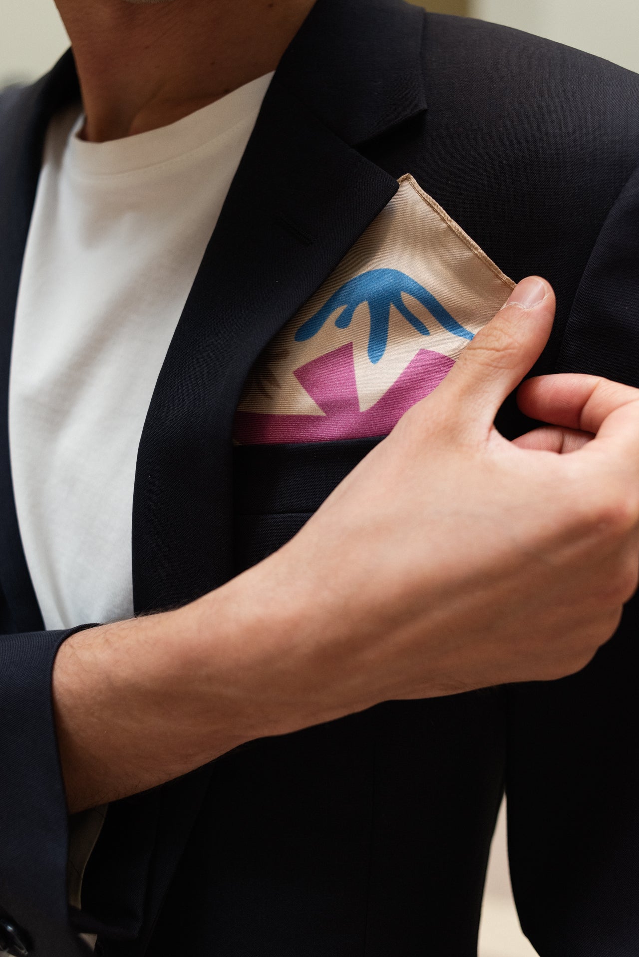 BIRDS POCKET SQUARE BEIGE