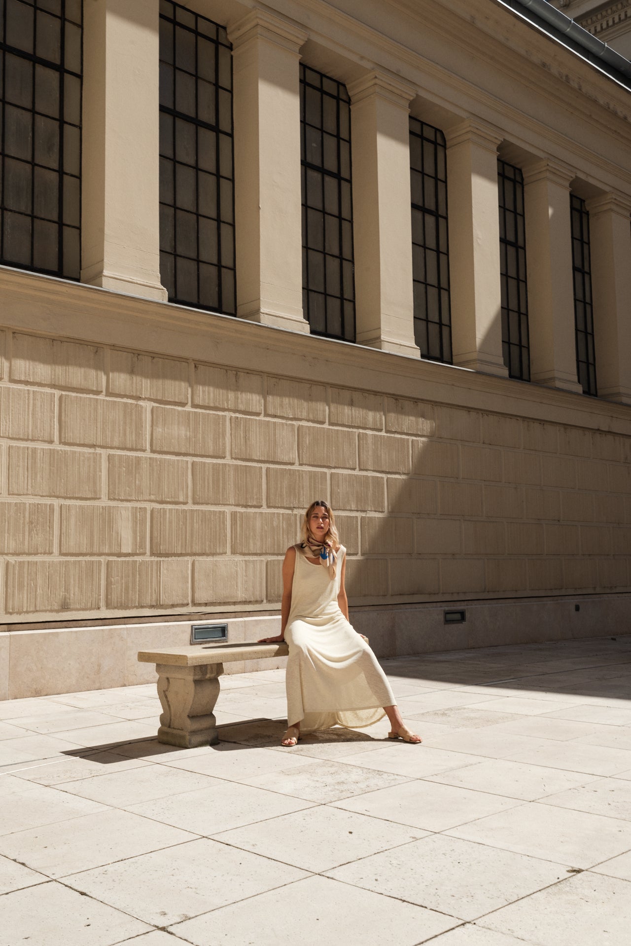 BIRDS SMALL SQUARE BEIGE