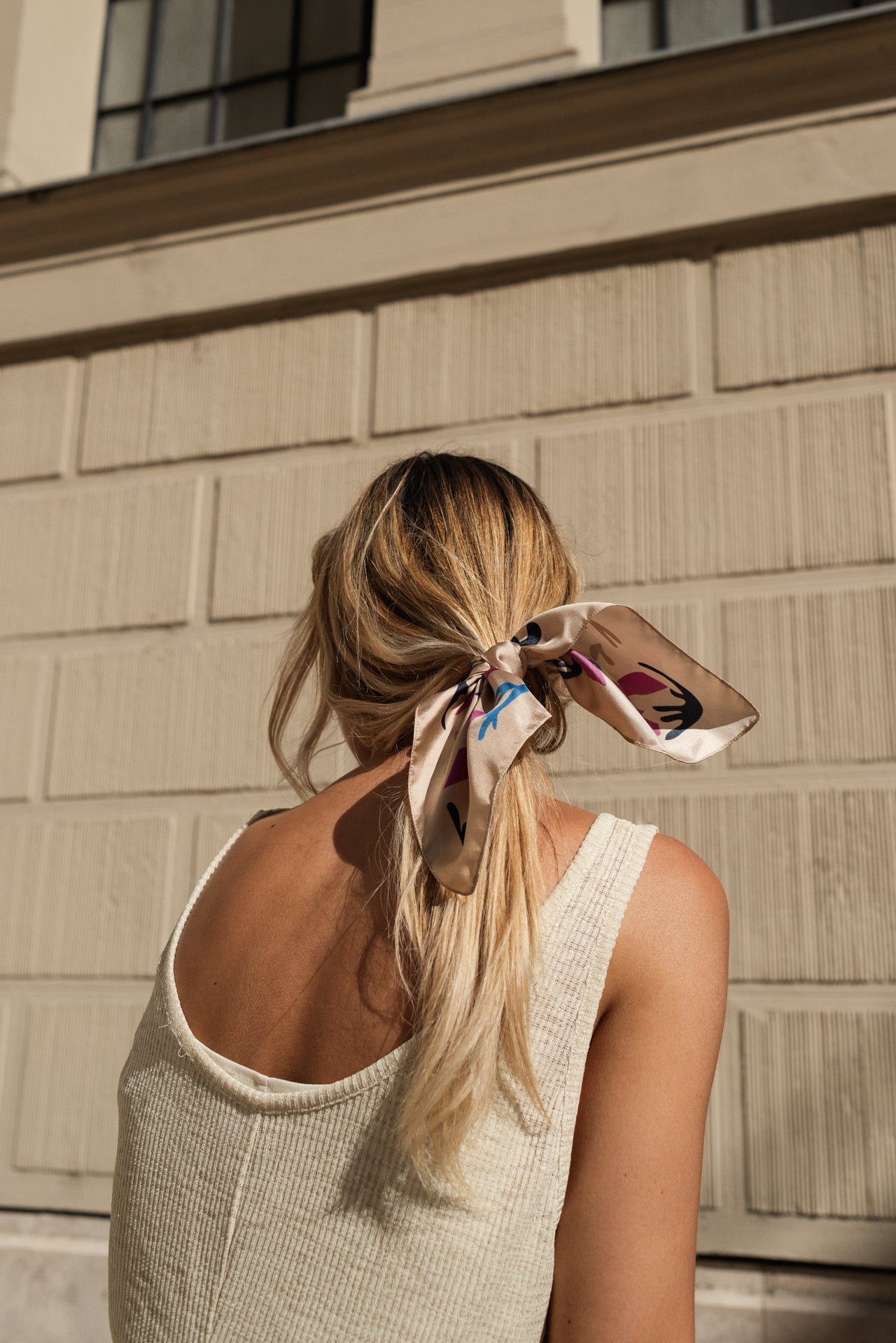 BIRDS POCKET SQUARE BEIGE