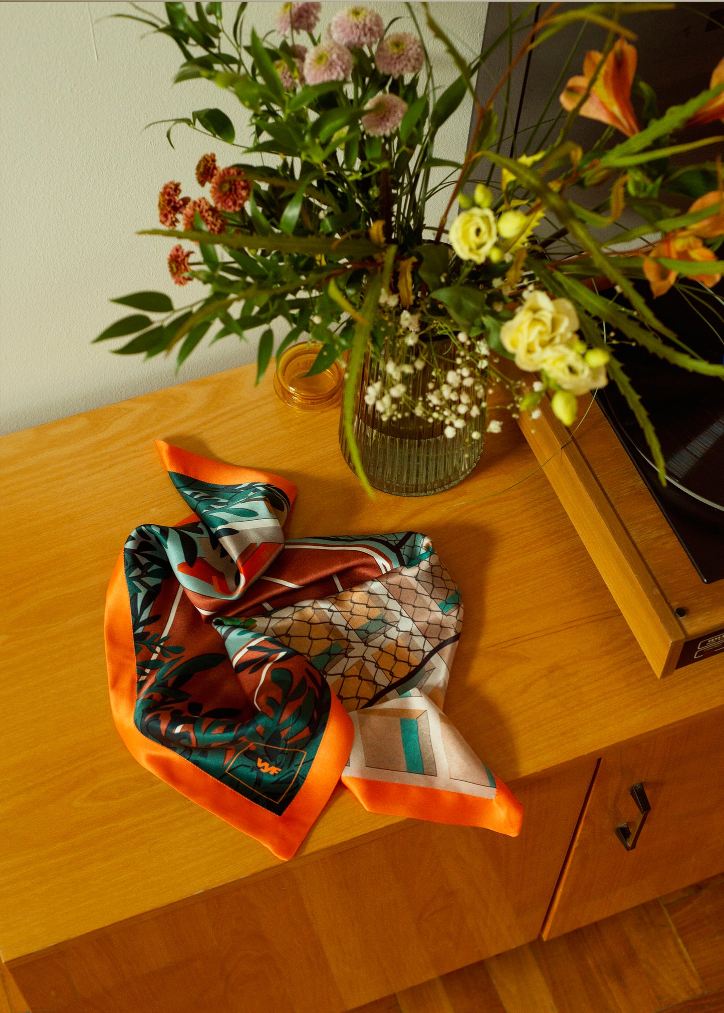 THE COURT SMALL SQUARE