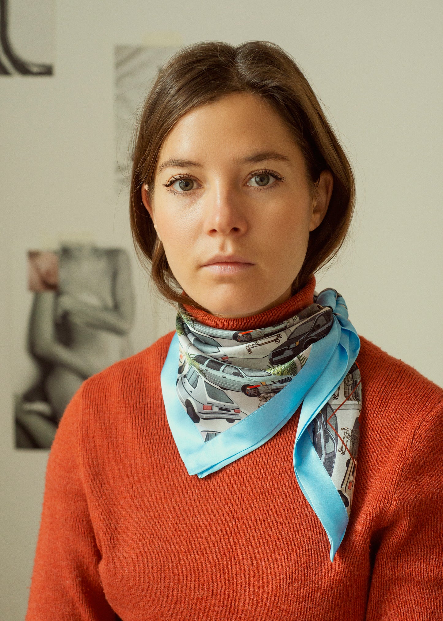 THE FRIDAY SMALL SQUARE