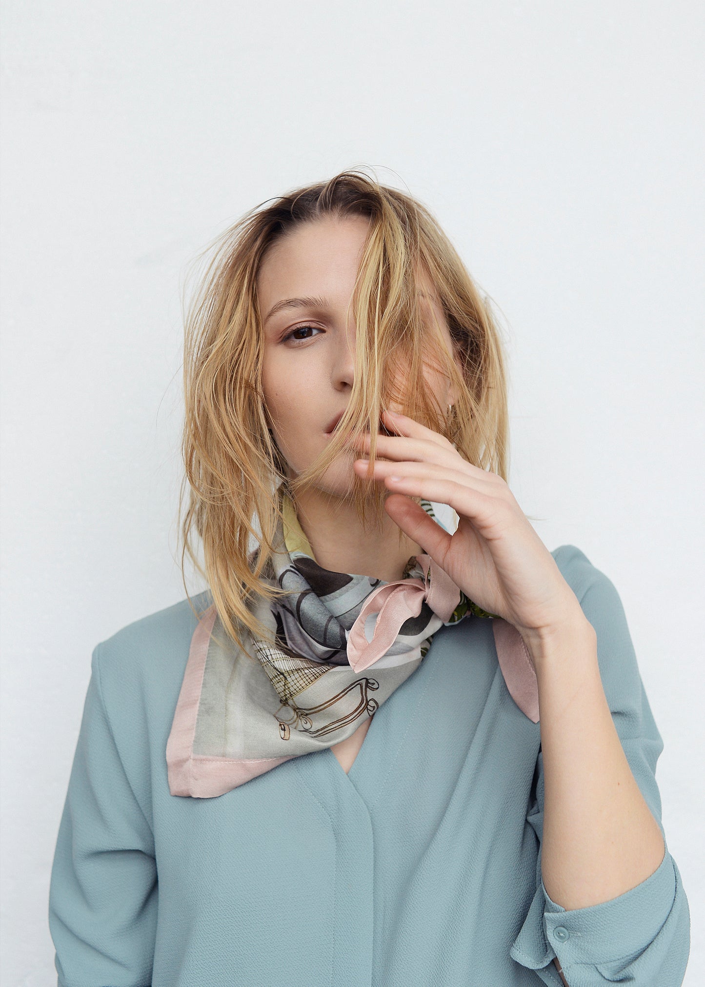 THE MALL SMALL SCARF