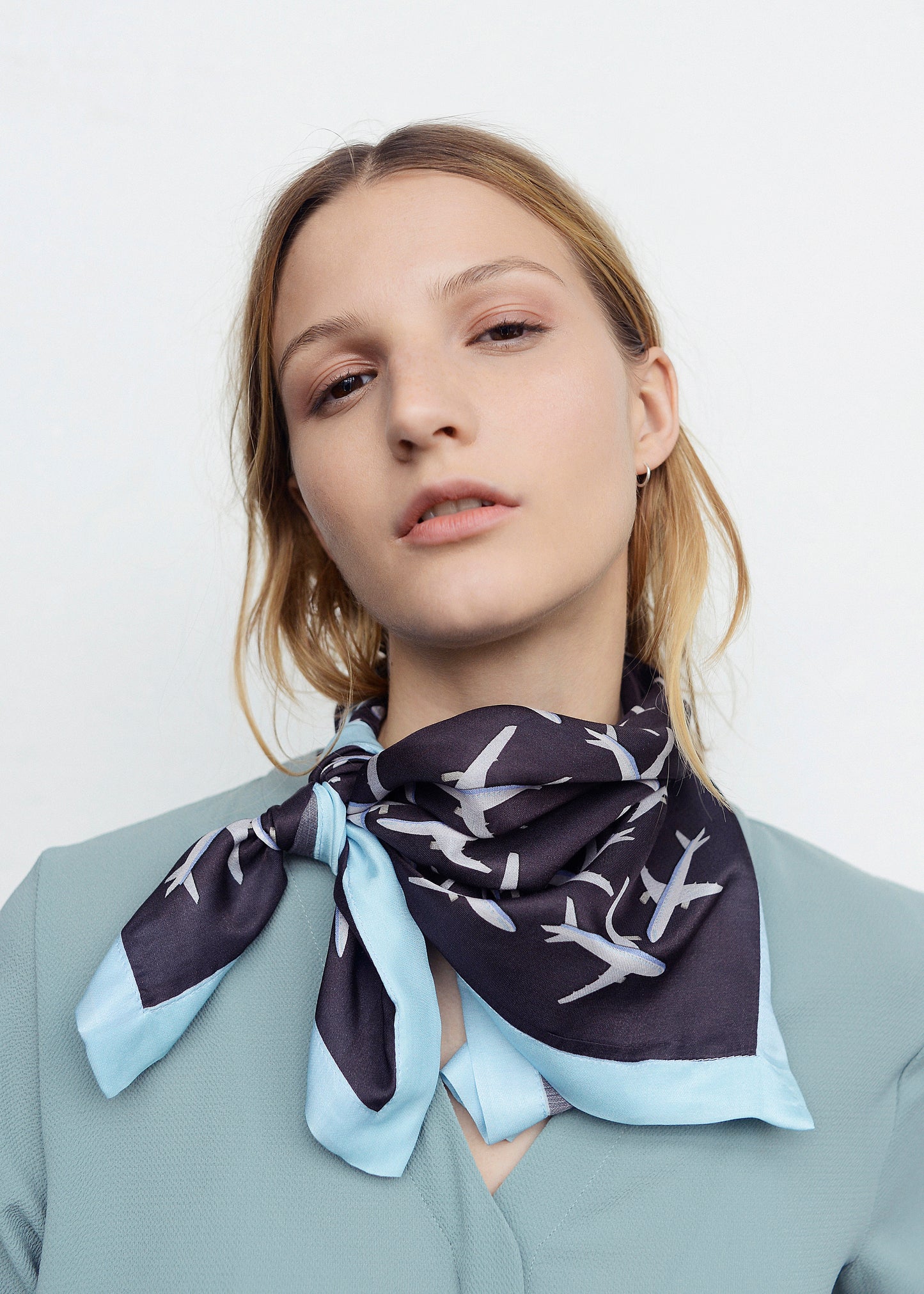 THE PLANE SMALL SQUARE